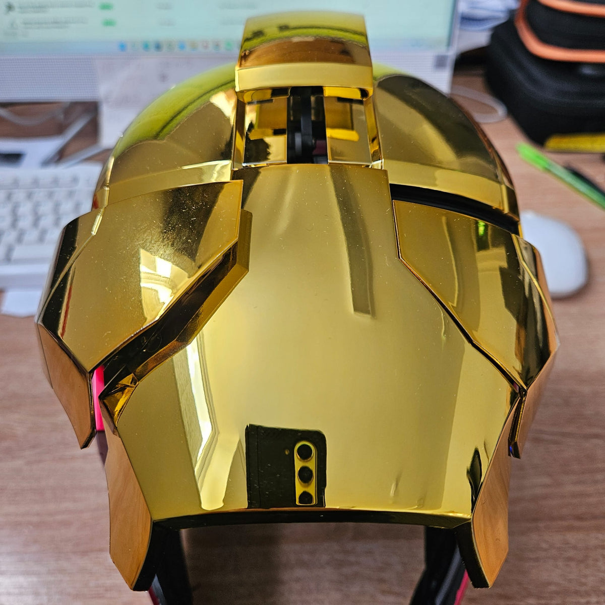 Iron Man MK 5 Wearable Electronic Helmet Voice Activated Replica Prop DAMAGED.2