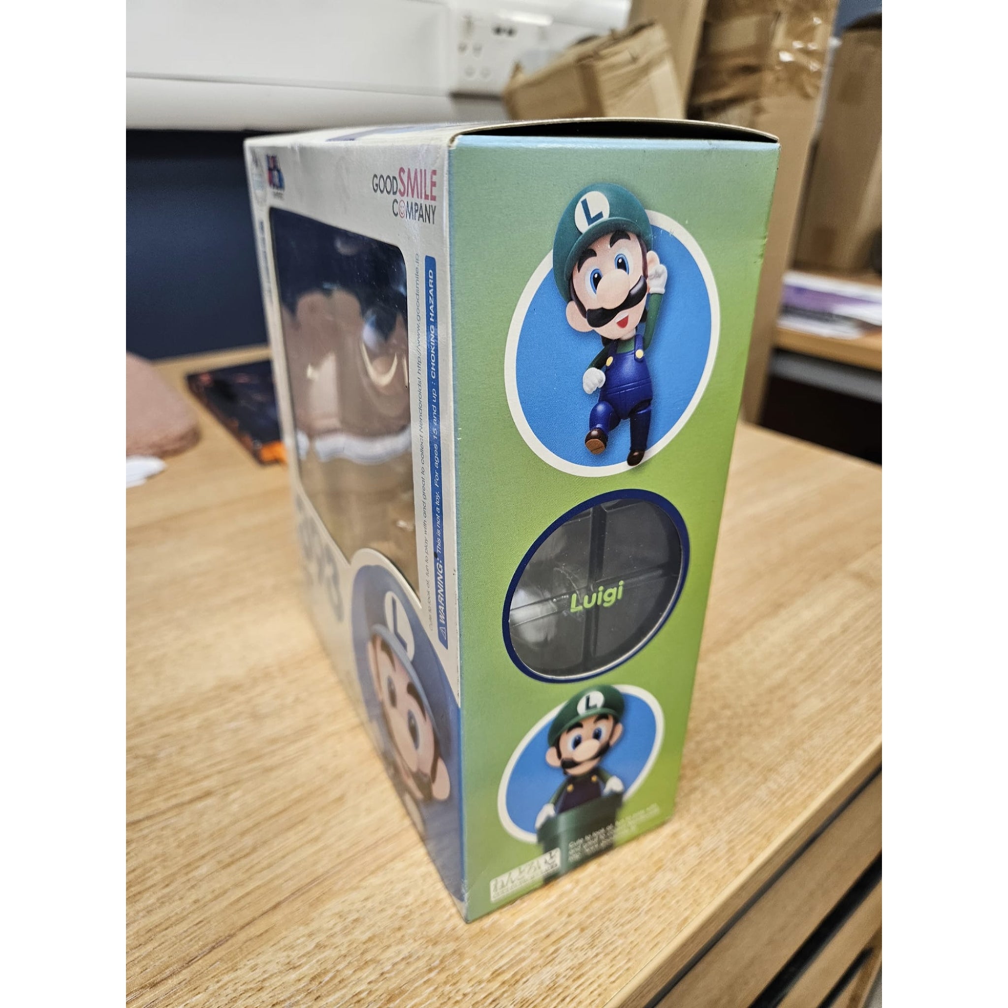 Good Smile Company Nendoroid #393 Super Mario Bros Luigi Action Figure DAMAGED BOX