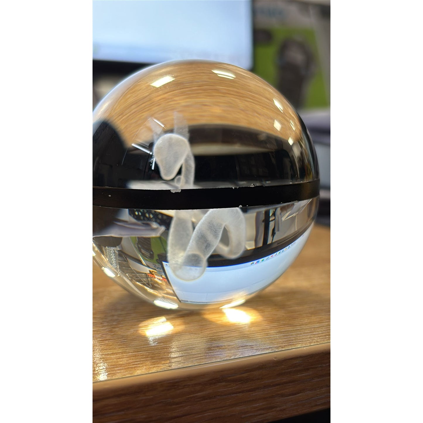 Pokemon 3D Crystal Ball Pokeball Dragonair Night Light 8cm XL Size DAMAGED 2