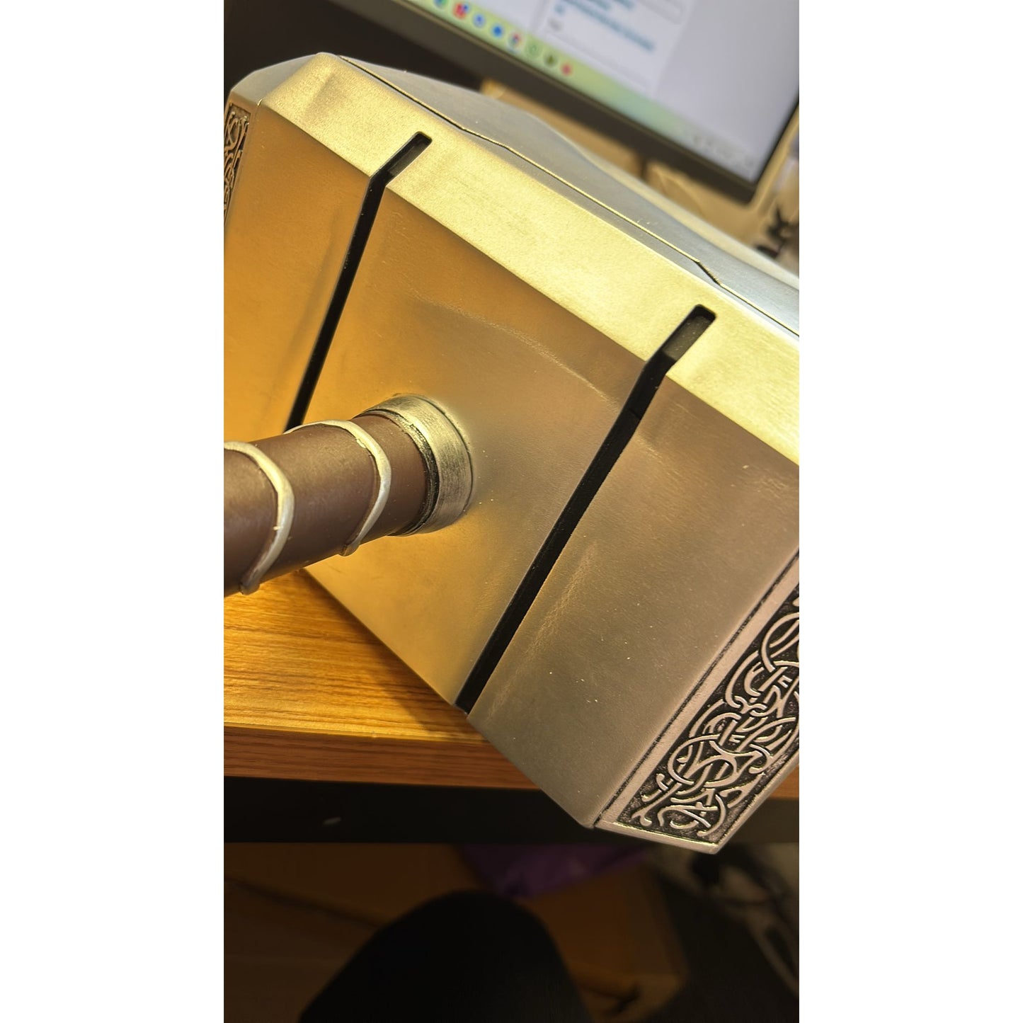 Marvel Resin Thor Hammer 'Mjolnir' 1:1 Replica with Rock Base DAMAGED