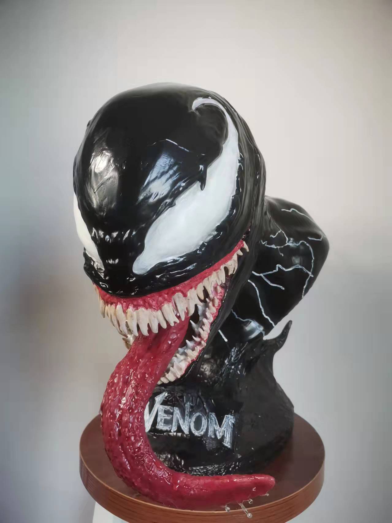 Venom Resin Bust Statue - NEXTLEVELUK
