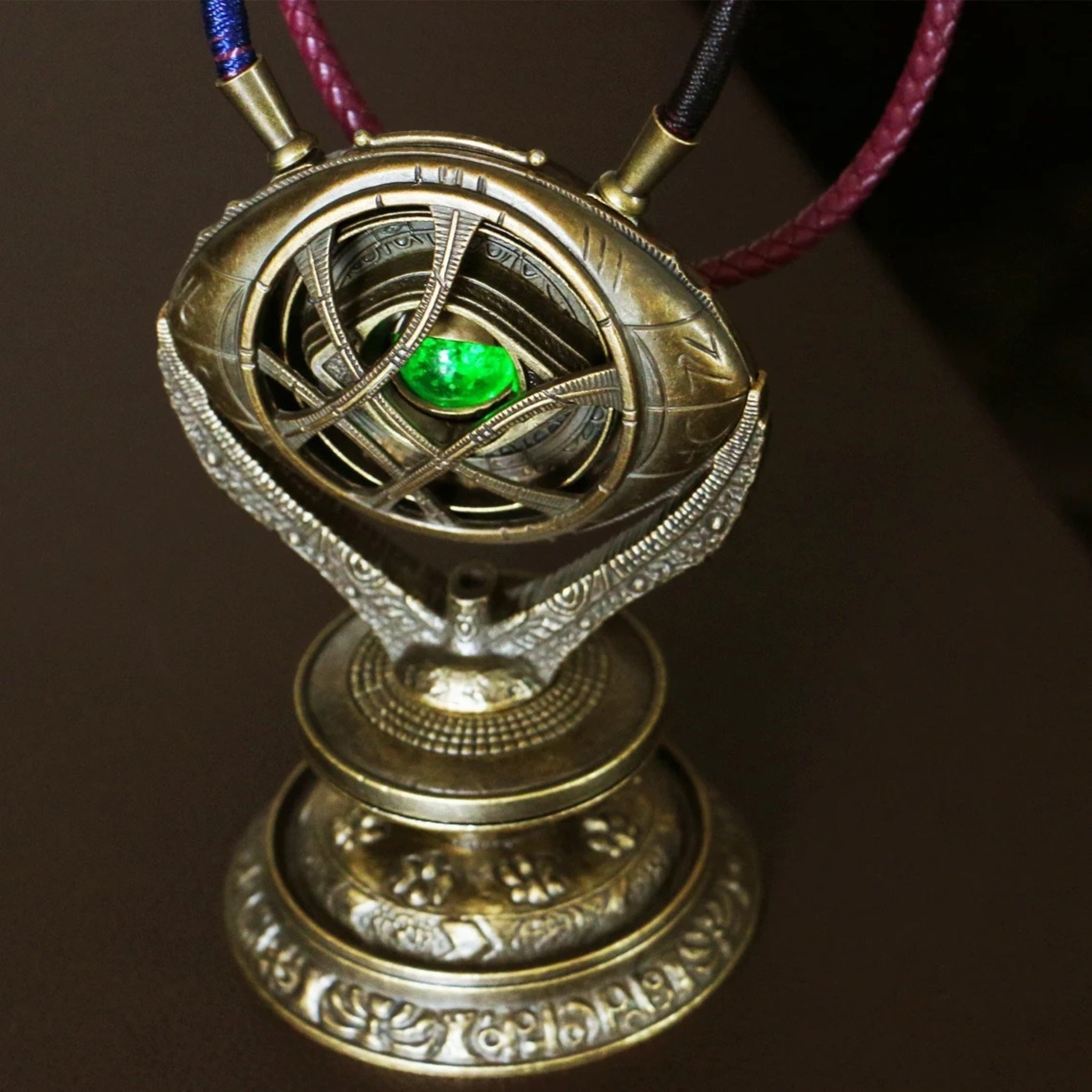 Marvel Dr Strange Eye of Agamotto Necklace Metal 1/1 Scale LED Light-up Movie Prop Replica