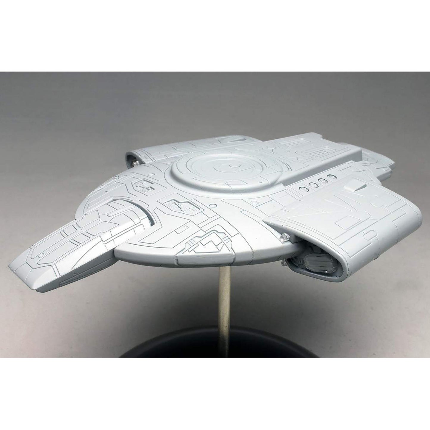 Polar Lights 1:1000 Star Trek Deep Space Nine U.S.S. Defiant NX-74205 Model Kit POL952 - NEXTLEVELUK