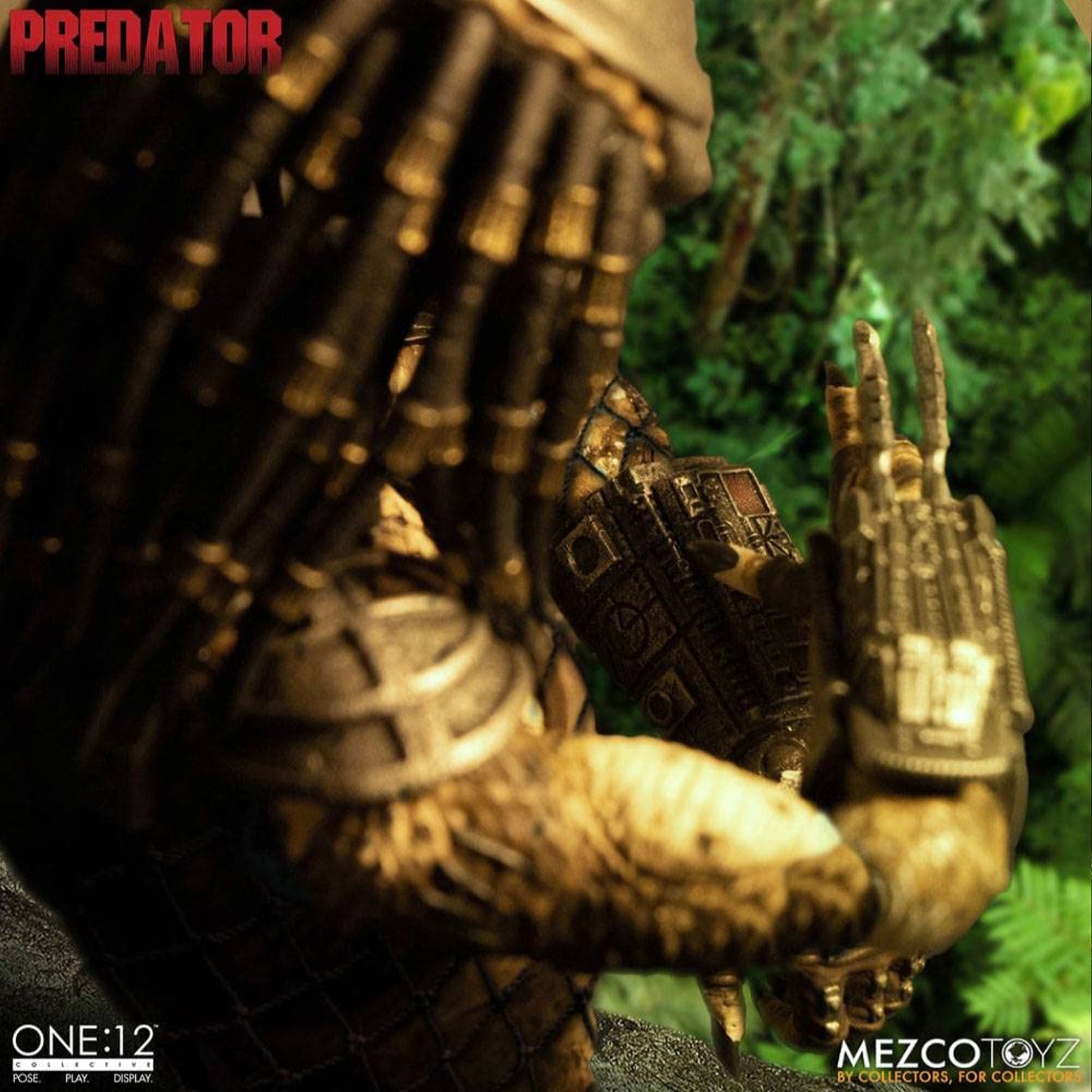 Mezco One:12 Collective Predator Deluxe Edition Action Figure